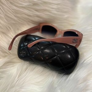 New never used Pink chanel sunglasses. Retail price $599